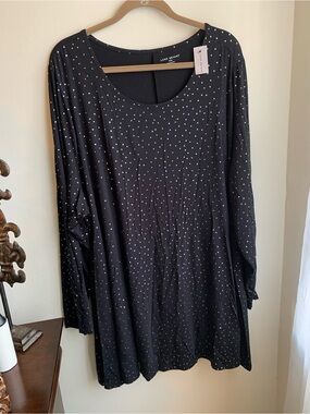 NWT-LANE BRYANT PLUS SIZE 26/28 WOMEN’S BLK DRESSY TOP WITH SILVER METALLIC DOTS